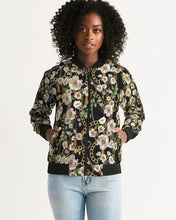 Cargar imagen en el visor de la galería, Floral Women's Bomber Jacket - trisarte