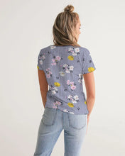 Carica l'immagine nel visualizzatore di Gallery, Floral Women's T-shirt - trisarte