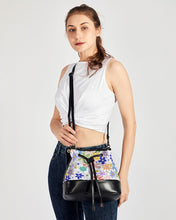 Carica l'immagine nel visualizzatore di Gallery, art Mini Drawstring Bucket Bag trisarte