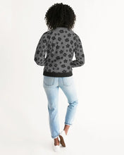 Cargar imagen en el visor de la galería, Pattern Women's Bomber Jacket - trisarte