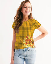 Cargar imagen en el visor de la galería, Yellow Plaid Women's Tee - trisarte
