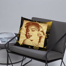 Carica l'immagine nel visualizzatore di Gallery, Cuscino Marilyn Monroe trisarte