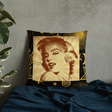 Carica l'immagine nel visualizzatore di Gallery, Cuscino Marilyn Monroe trisarte