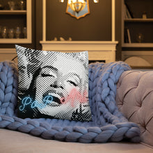 Cargar imagen en el visor de la galería, Cuscino Marilyn Monroe trisarte