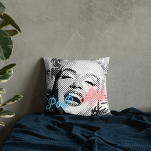 Cargar imagen en el visor de la galería, Cuscino Marilyn Monroe trisarte