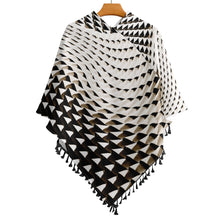 Carica l&#39;immagine nel visualizzatore di Gallery, Knitted Cape With Fringed Edge Inkedjoy
