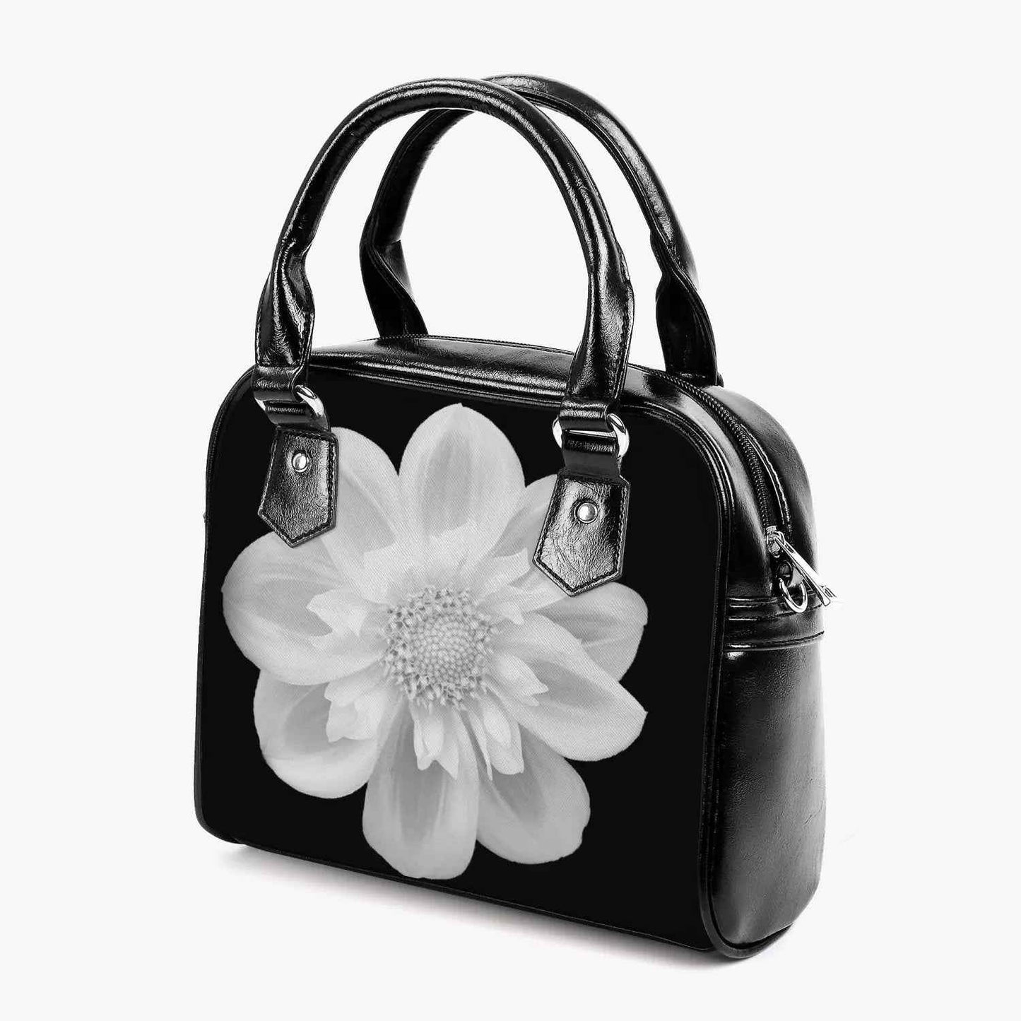 {{product.title}} – Trisarte Cannata {{ product_title }