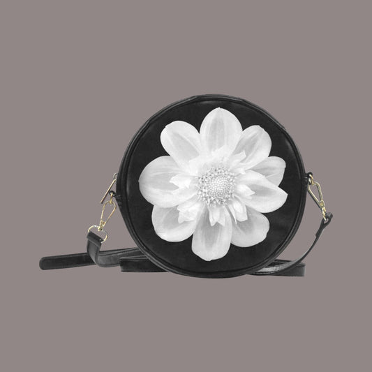 {{product.title}} – Trisarte Cannata {{ product_title }