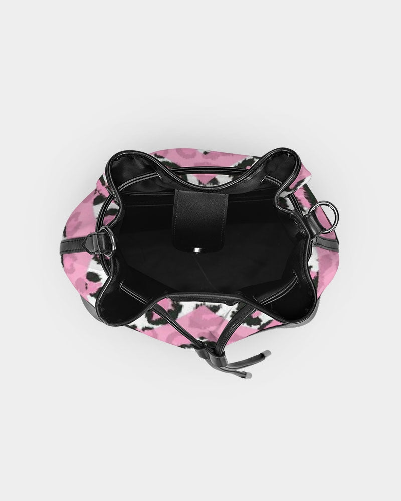 {{product.title}} – Trisarte Cannata {{ product_title }